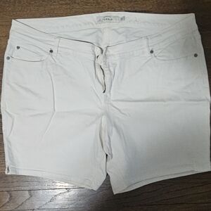 Torrid White Mid-Rise Stretch Denim Shorts